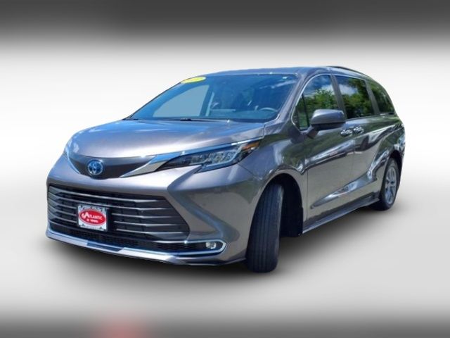 2022 Toyota Sienna XLE