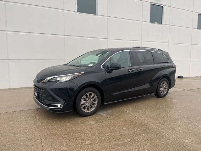 2022 Toyota Sienna XLE