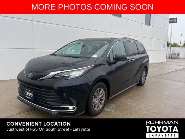 2022 Toyota Sienna XLE