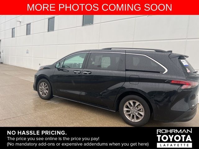 2022 Toyota Sienna XLE