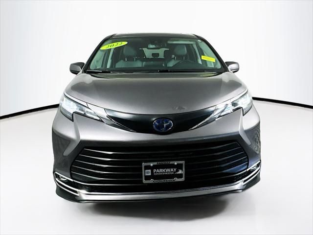 2022 Toyota Sienna XLE