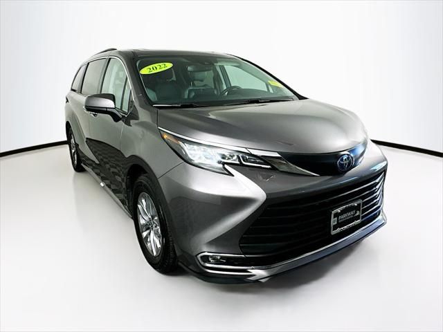 2022 Toyota Sienna XLE