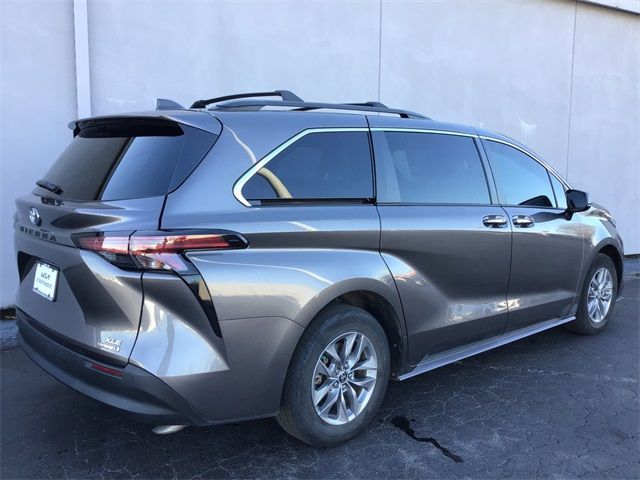 2022 Toyota Sienna XLE