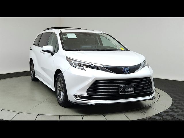 2022 Toyota Sienna XLE