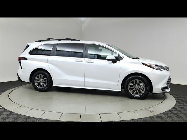 2022 Toyota Sienna XLE