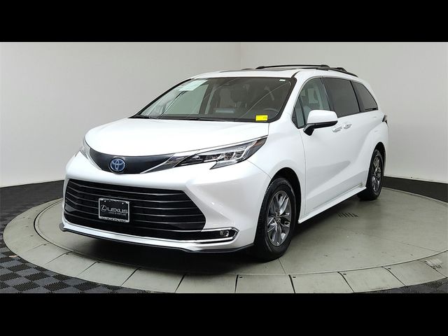 2022 Toyota Sienna XLE