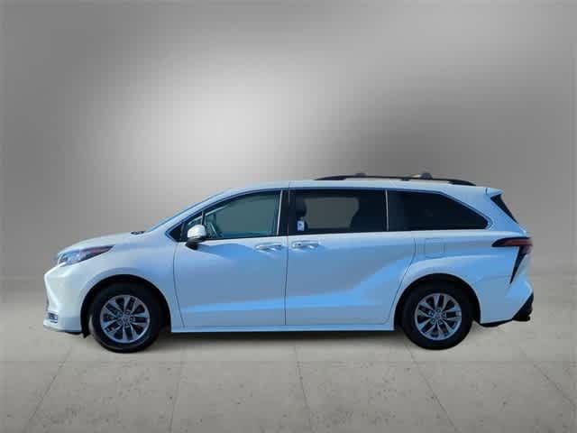 2022 Toyota Sienna XLE