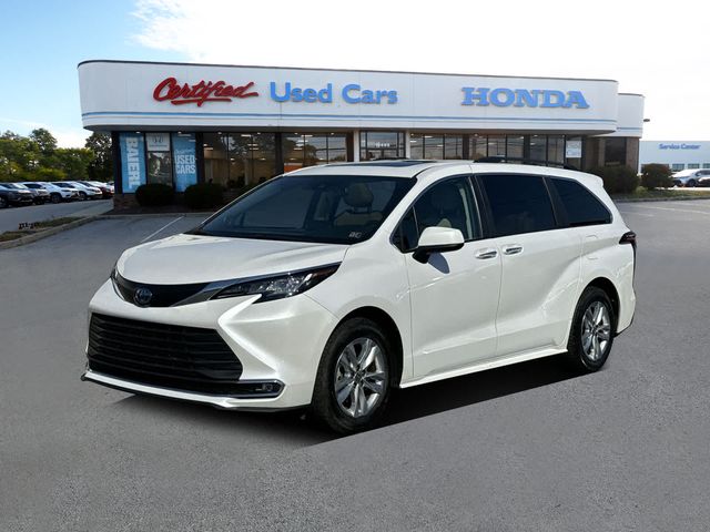 2022 Toyota Sienna XLE