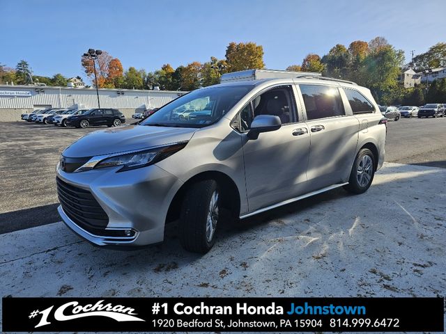 2022 Toyota Sienna XLE