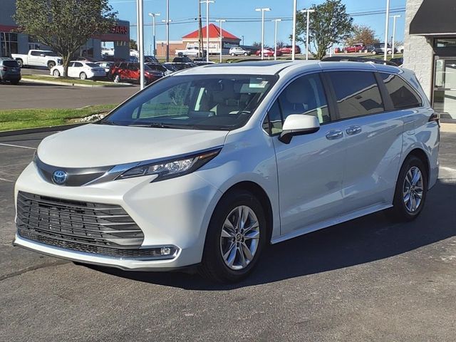 2022 Toyota Sienna XLE