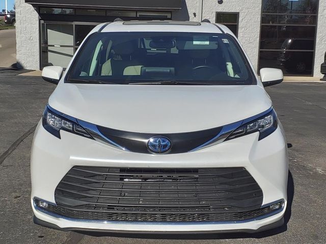 2022 Toyota Sienna XLE