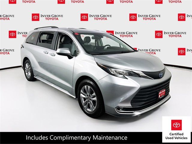 2022 Toyota Sienna XLE