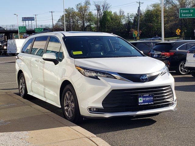 2022 Toyota Sienna XLE