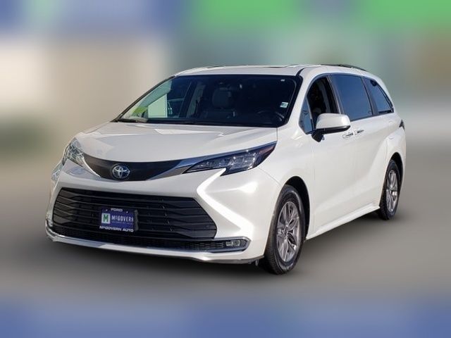 2022 Toyota Sienna XLE