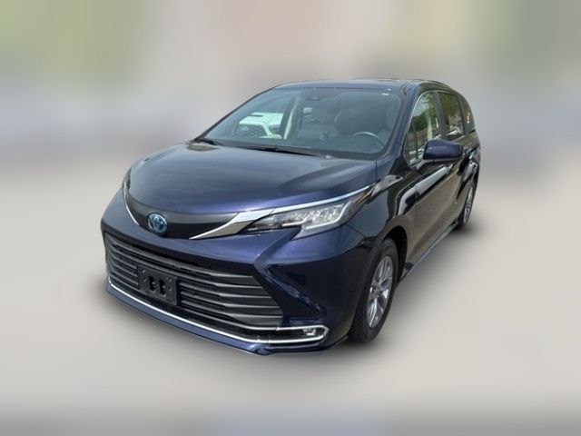 2022 Toyota Sienna XLE