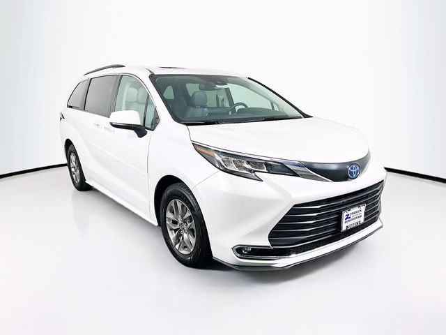 2022 Toyota Sienna XLE