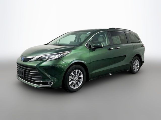 2022 Toyota Sienna XLE