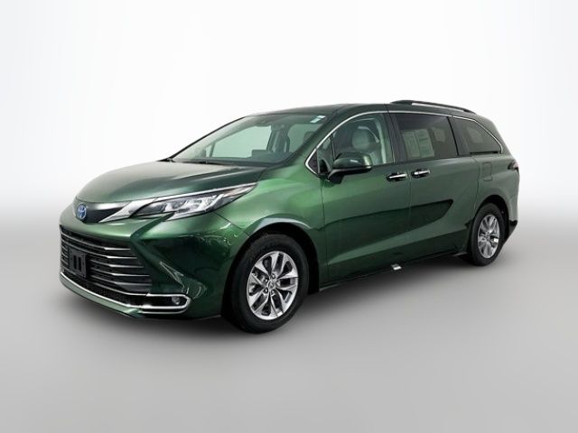 2022 Toyota Sienna XLE