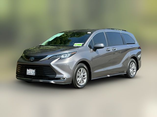 2022 Toyota Sienna XLE