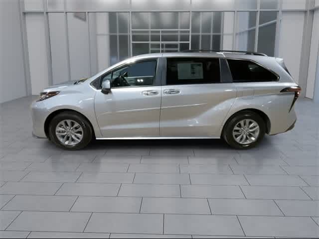 2022 Toyota Sienna XLE