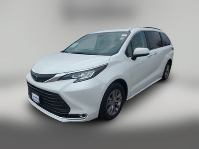 2022 Toyota Sienna XLE
