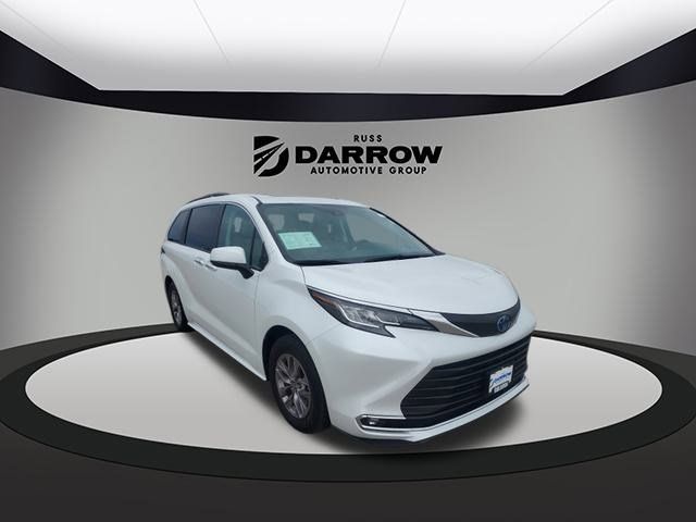 2022 Toyota Sienna XLE