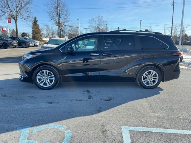 2022 Toyota Sienna XLE