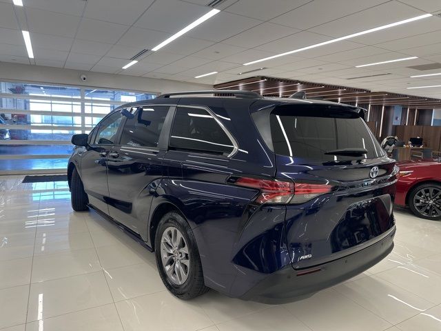 2022 Toyota Sienna XLE