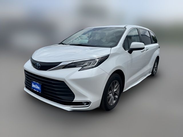 2022 Toyota Sienna XLE