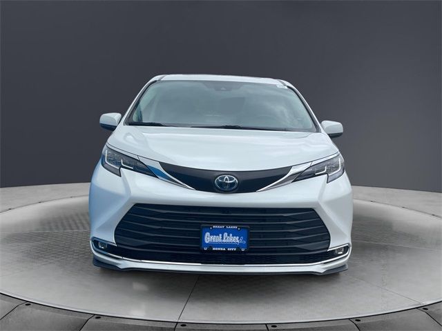 2022 Toyota Sienna XLE