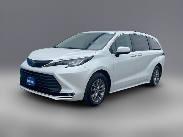 2022 Toyota Sienna XLE