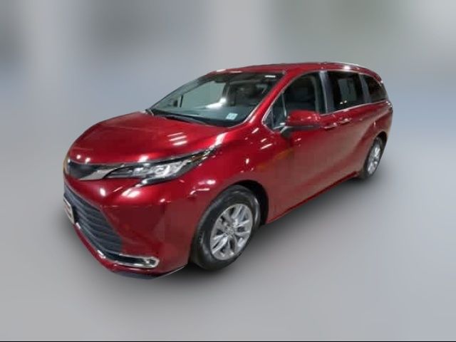 2022 Toyota Sienna XLE