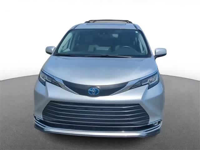 2022 Toyota Sienna XLE