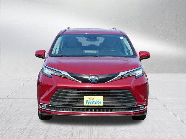 2022 Toyota Sienna XLE