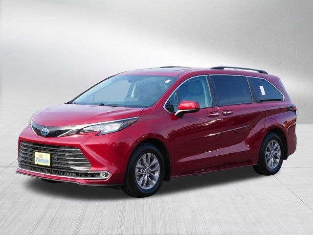 2022 Toyota Sienna XLE