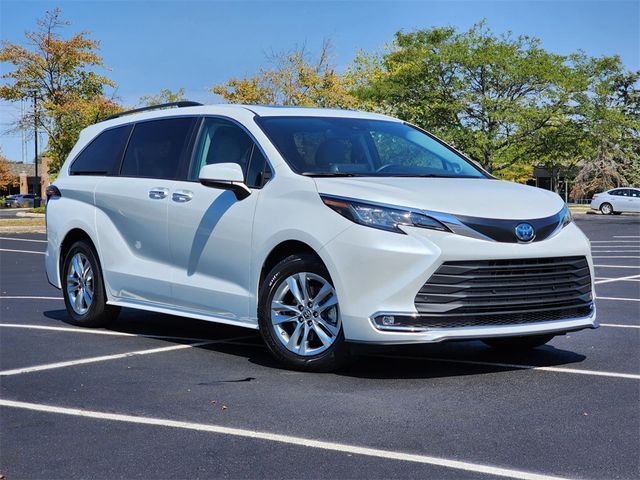 2022 Toyota Sienna XLE