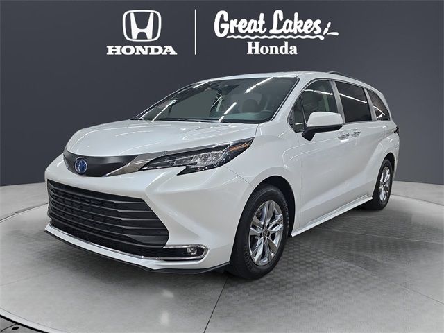 2022 Toyota Sienna XLE