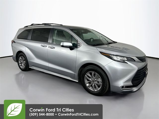 2022 Toyota Sienna XLE