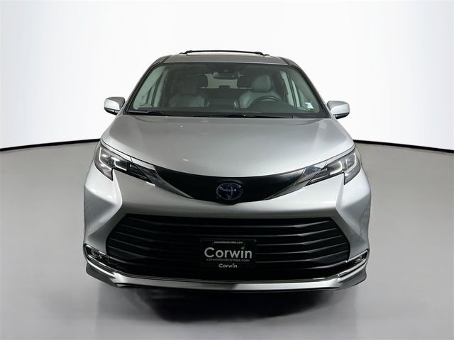 2022 Toyota Sienna XLE