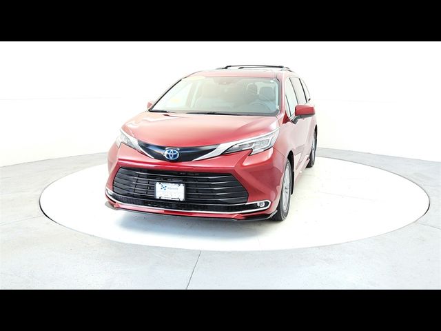 2022 Toyota Sienna XLE