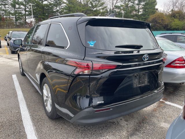 2022 Toyota Sienna XLE