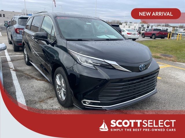 2022 Toyota Sienna XLE