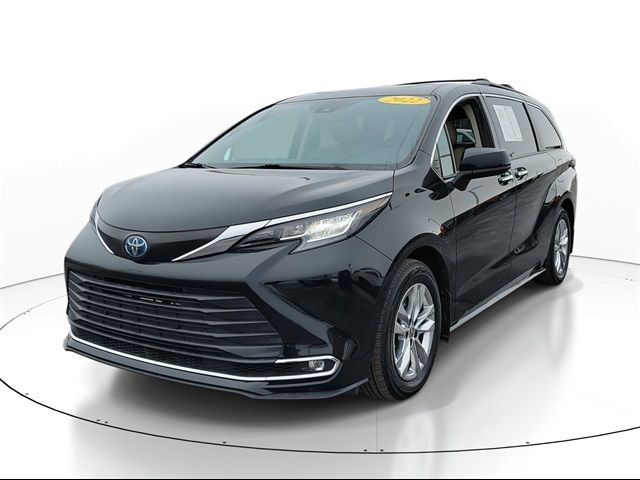 2022 Toyota Sienna XLE