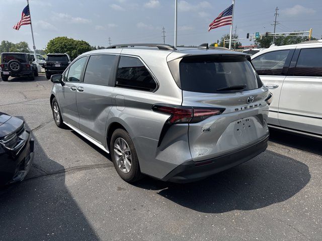 2022 Toyota Sienna XLE
