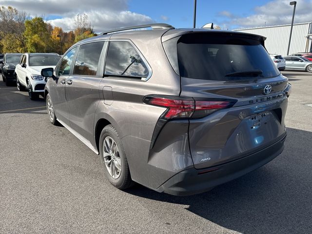 2022 Toyota Sienna XLE