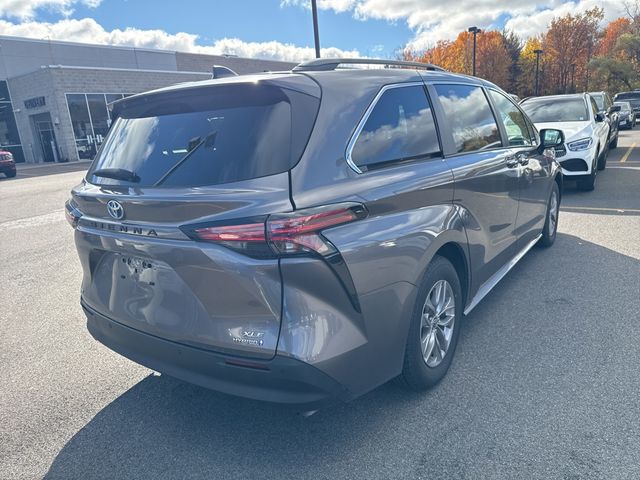 2022 Toyota Sienna XLE