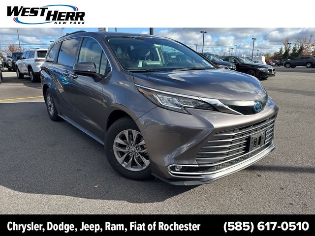 2022 Toyota Sienna XLE