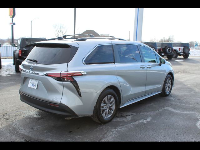 2022 Toyota Sienna XLE