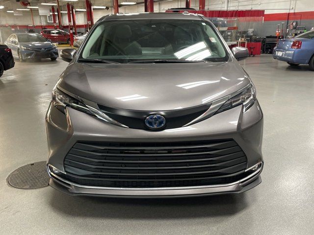 2022 Toyota Sienna XLE