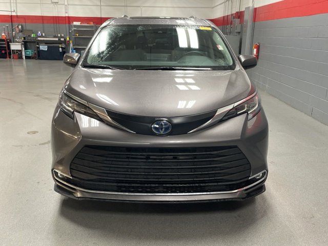 2022 Toyota Sienna XLE